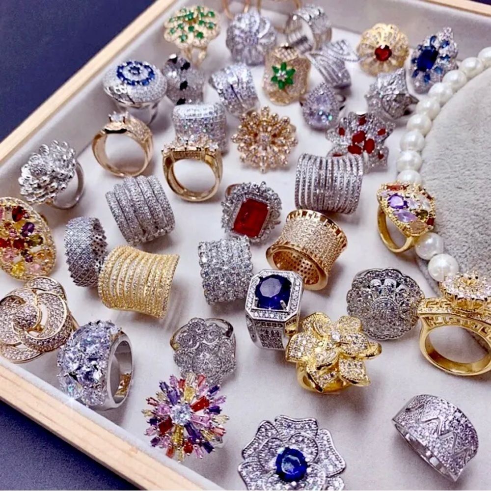 1 LB UNSEARCHED MYSTERY Jewelry LOT Wearable Necklaces Earrings Bracelets & MORE